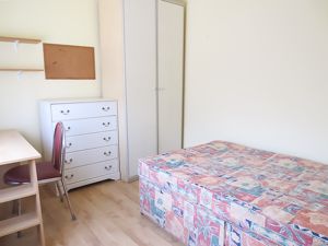 Bedroom- click for photo gallery